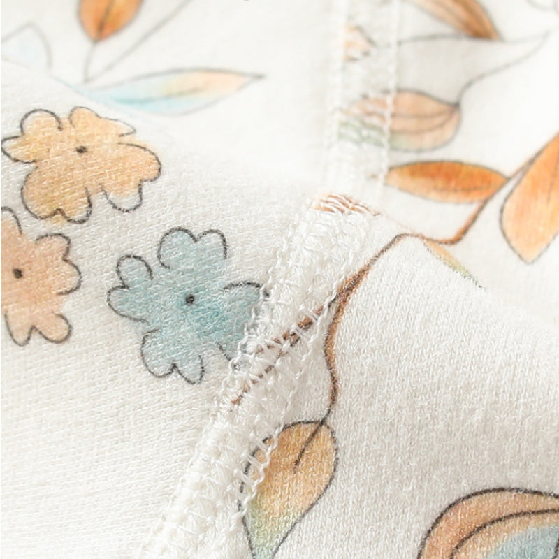 Baby one-piece romper white flower sewing close-up